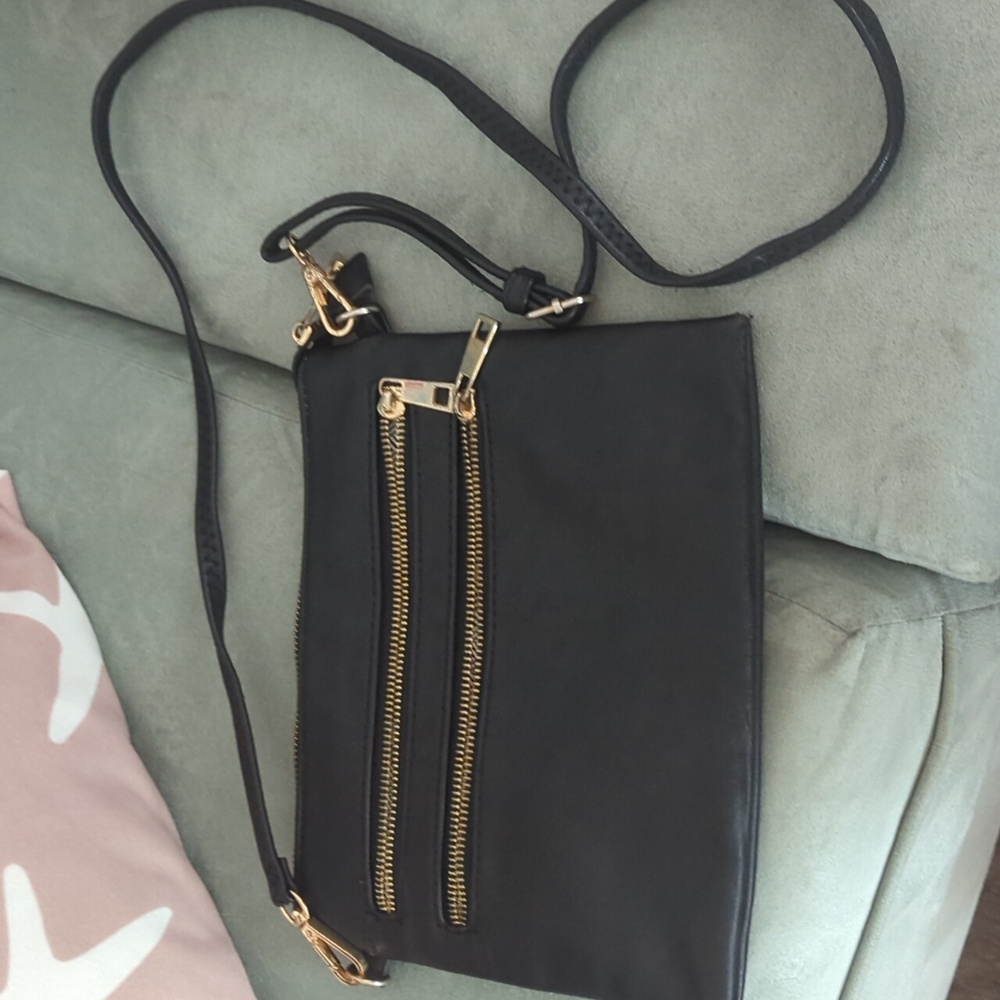 Slim crossbody bag